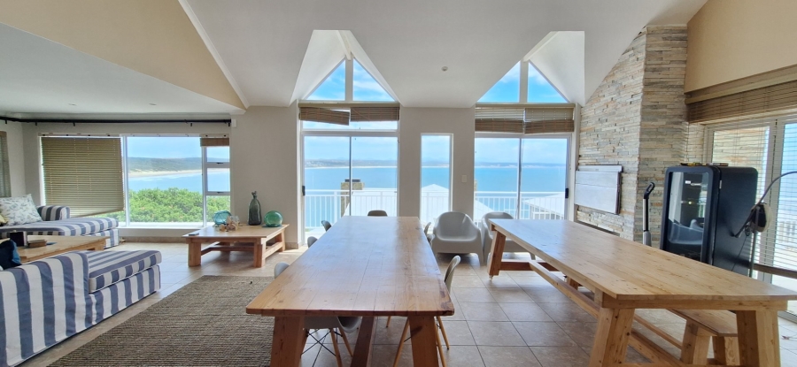 4 Bedroom Property for Sale in Vleesbaai Western Cape